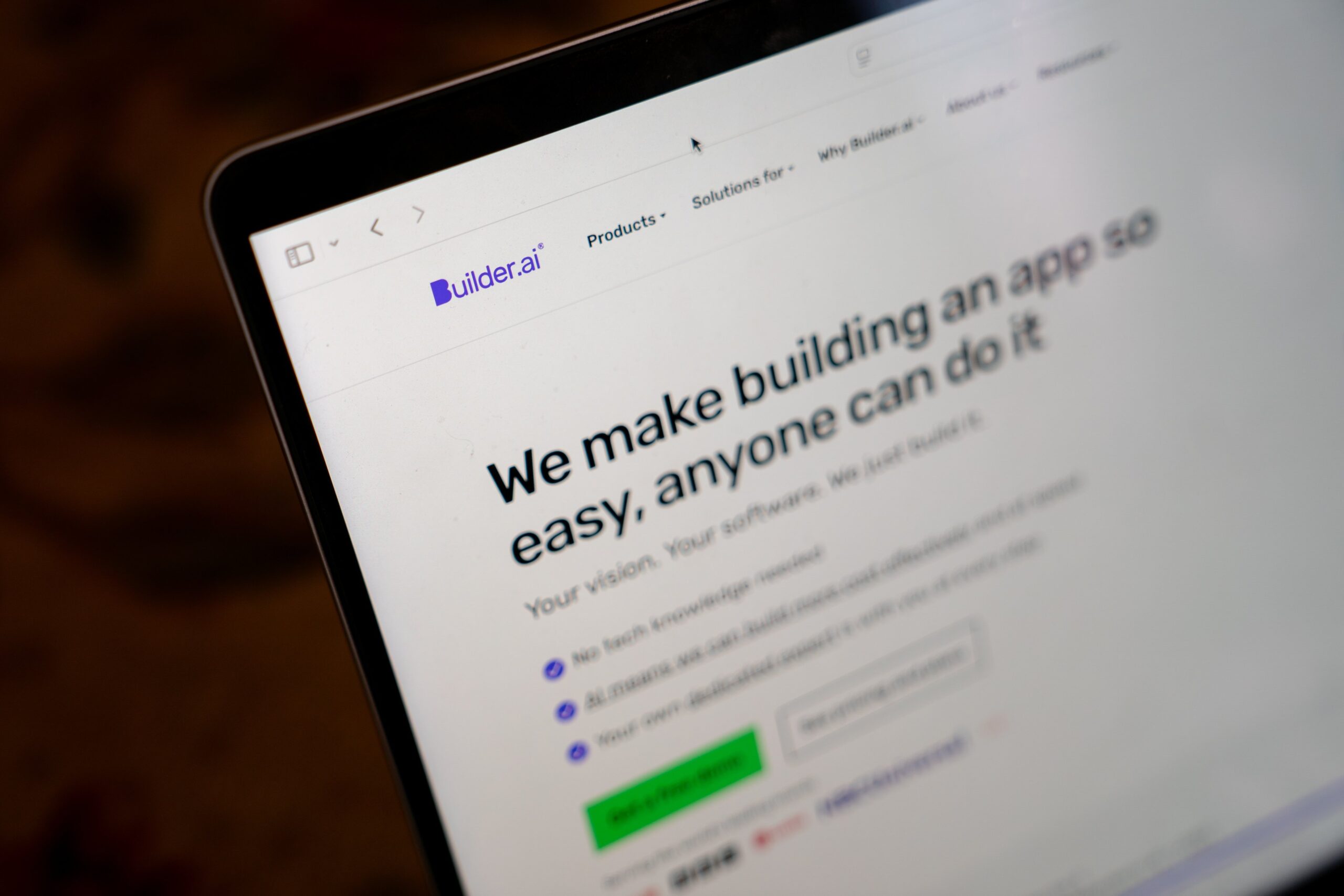 Builder.ai, the artificial intelligence startup that recently announced plans to declare bankruptcy, faked business with the Indian social-media startup VerSe Innovation for years to falsely inflate its sales, according to documents reviewed by Bloomberg and people with direct knowledge of the practice.