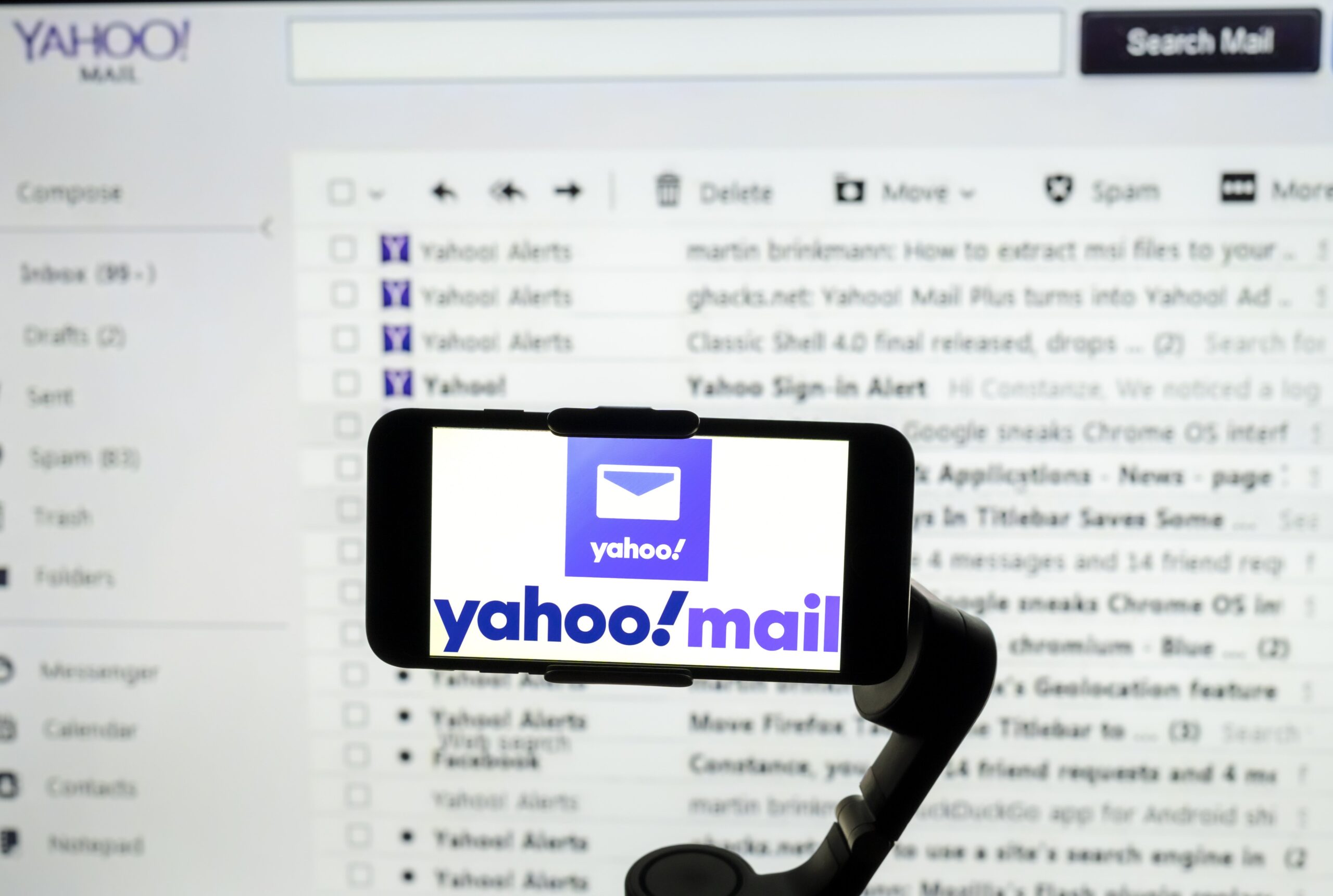 yahoo mail on a phone