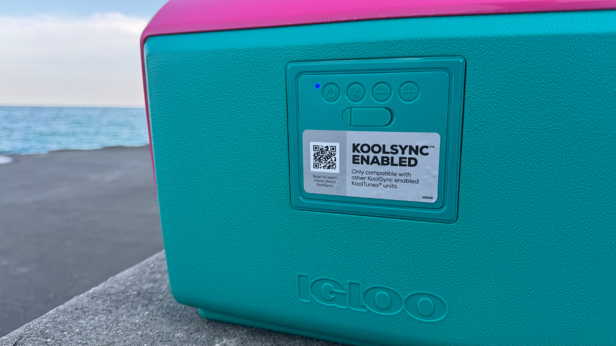 the controls of an igloo kooltunes cooler