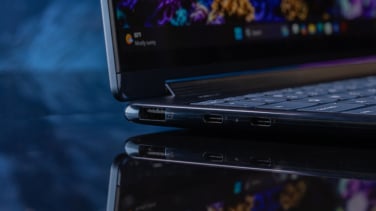 left side ports of the lenovo yoga 9i
