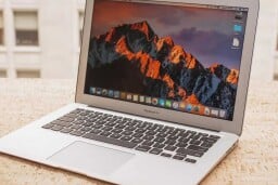 Microsoft Home & Business for Mac 2021 Lifetime License + MacBook Pro 13” (2020)