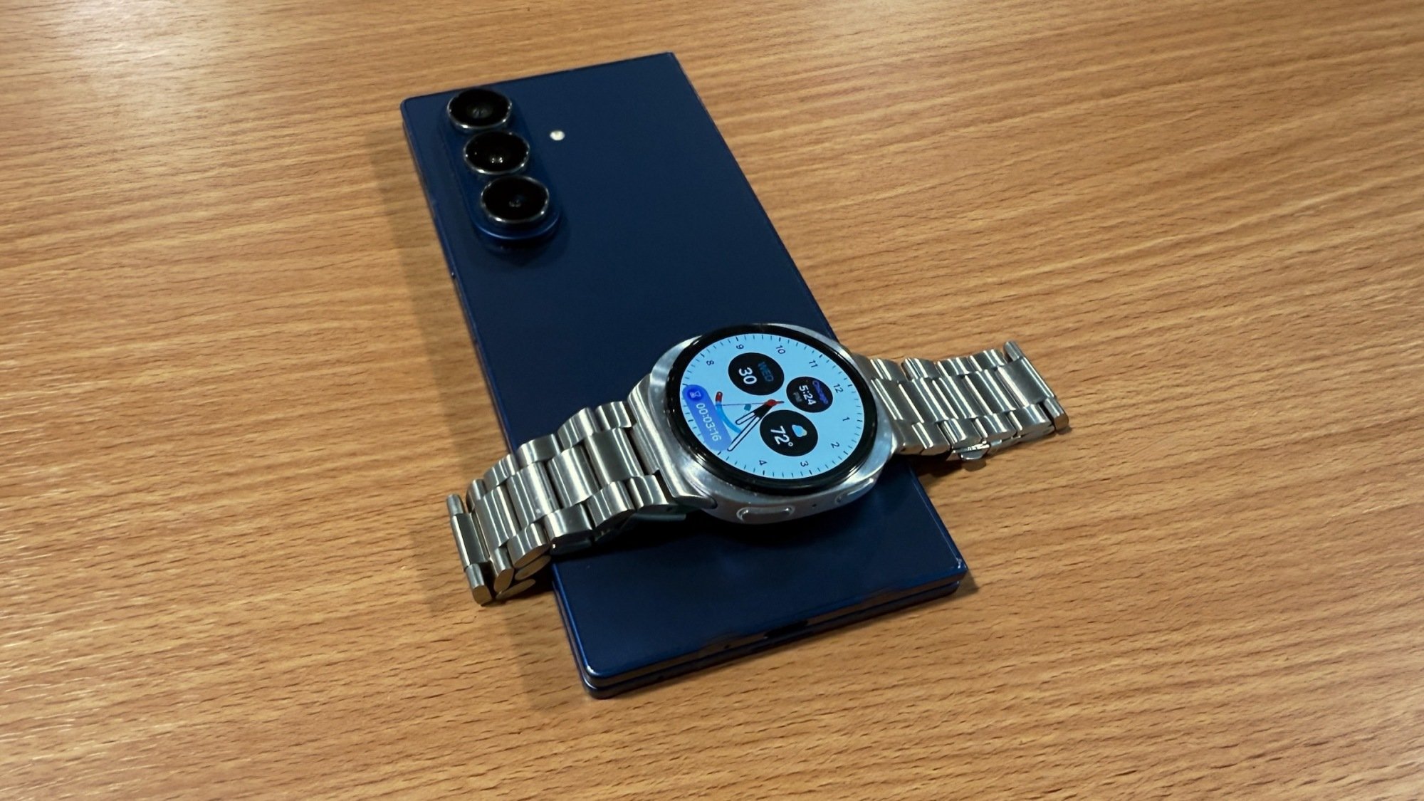galaxy watch 8 on galaxy fold 7 smartphone
