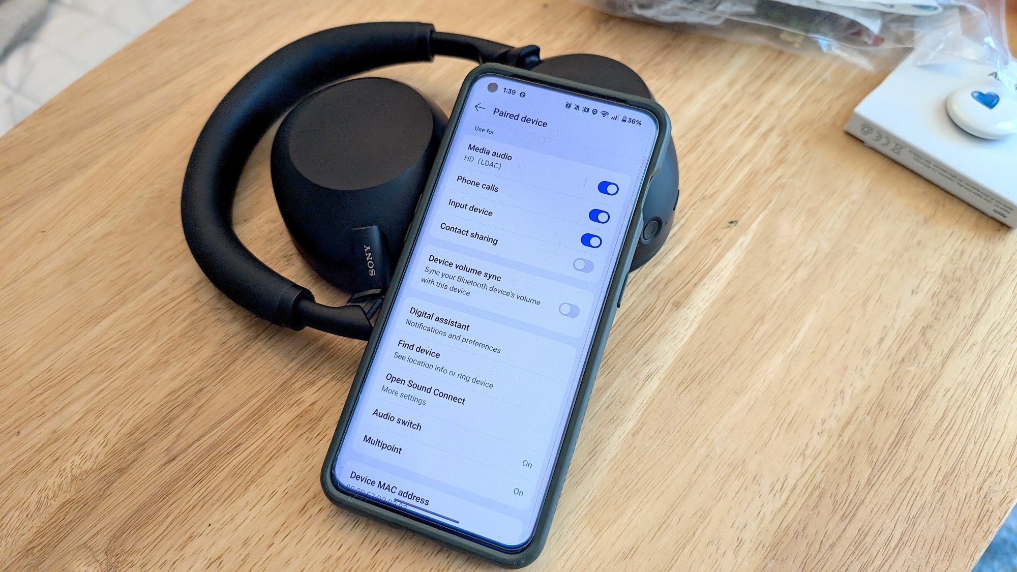 phone with lossless audio settings on screen