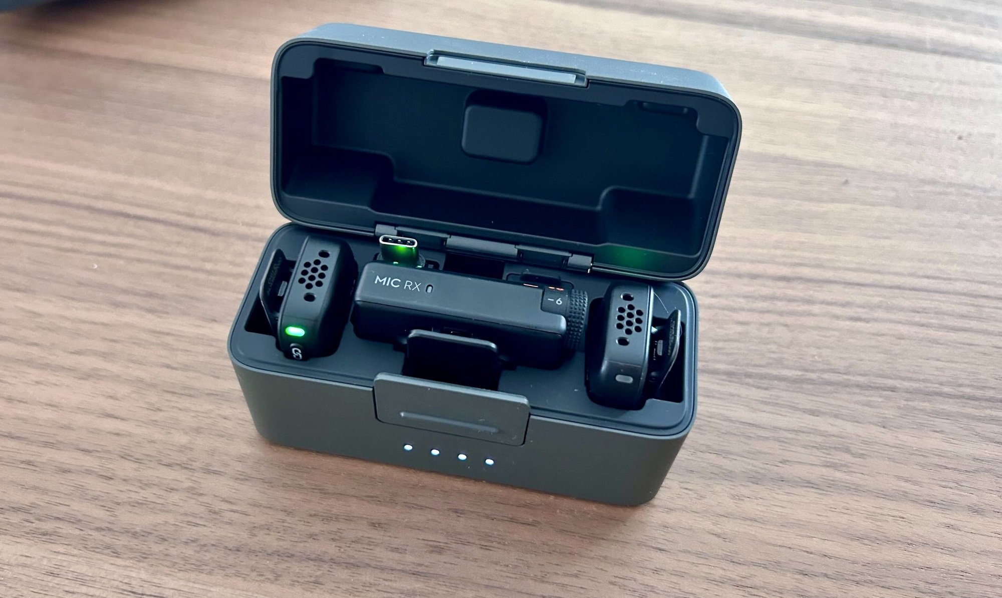 dji mic mini charging case and components