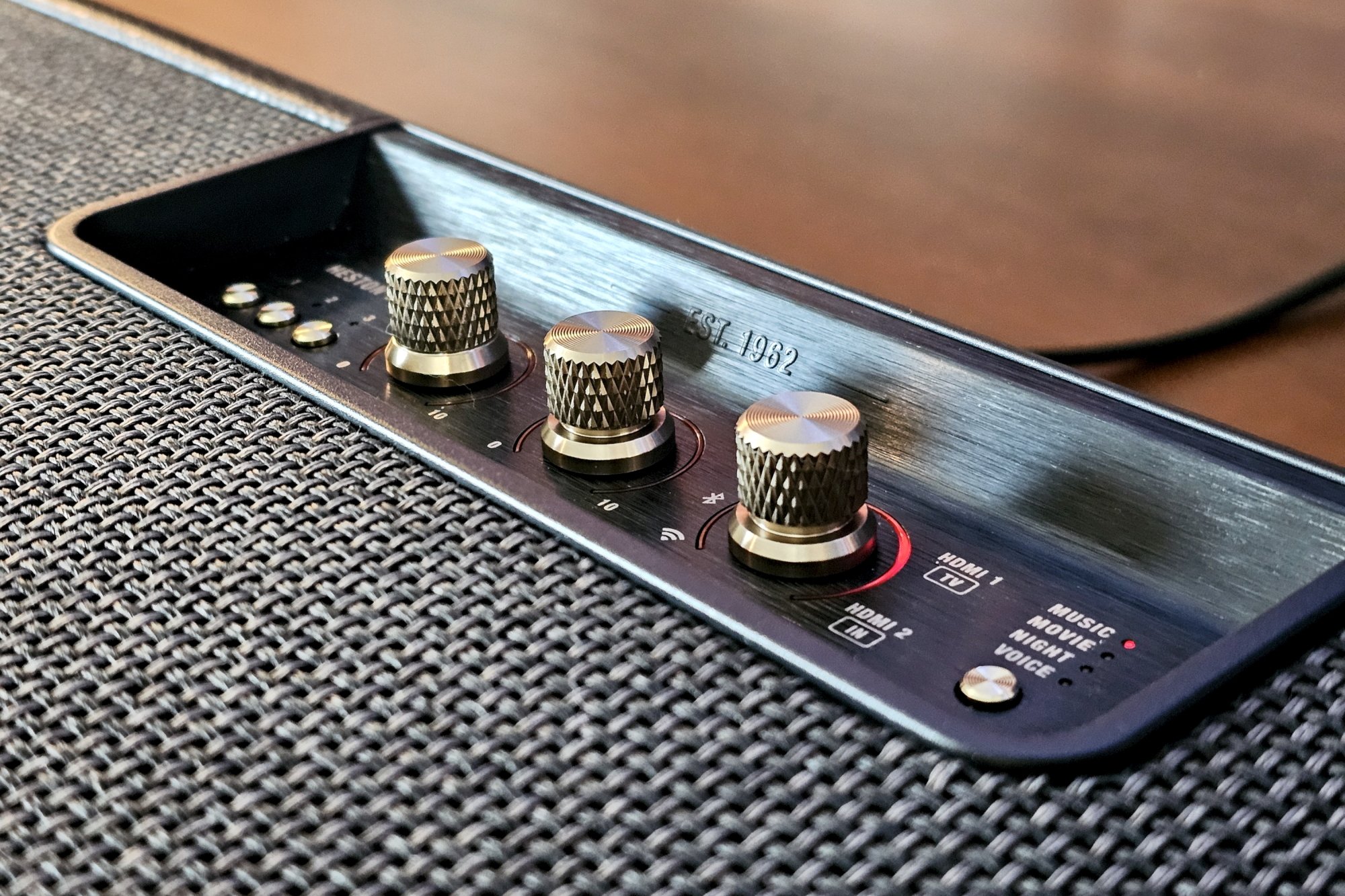 marshall heston 120 soundbar control knobs