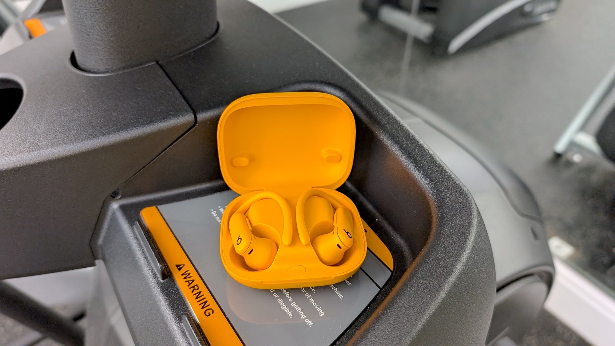 beats powerbeats pro 2 in charging case