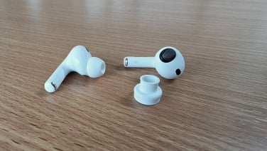airpods pro 3 with ear tip removed