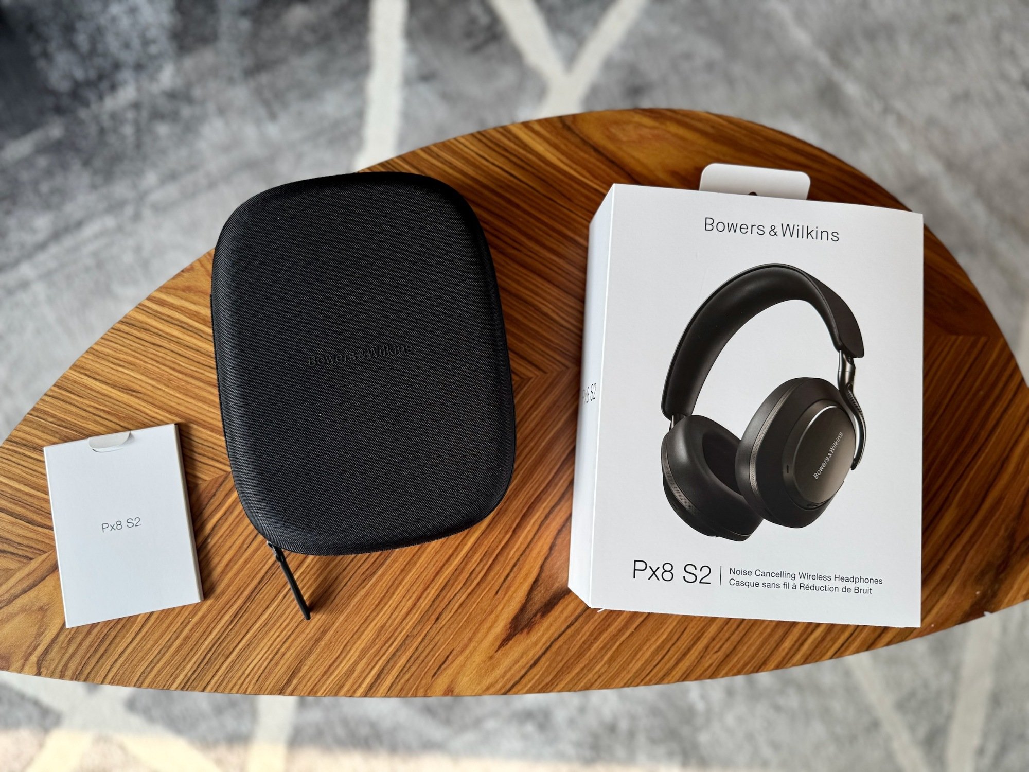 unboxing Bowers & Wilkins Px8 S2 headphones