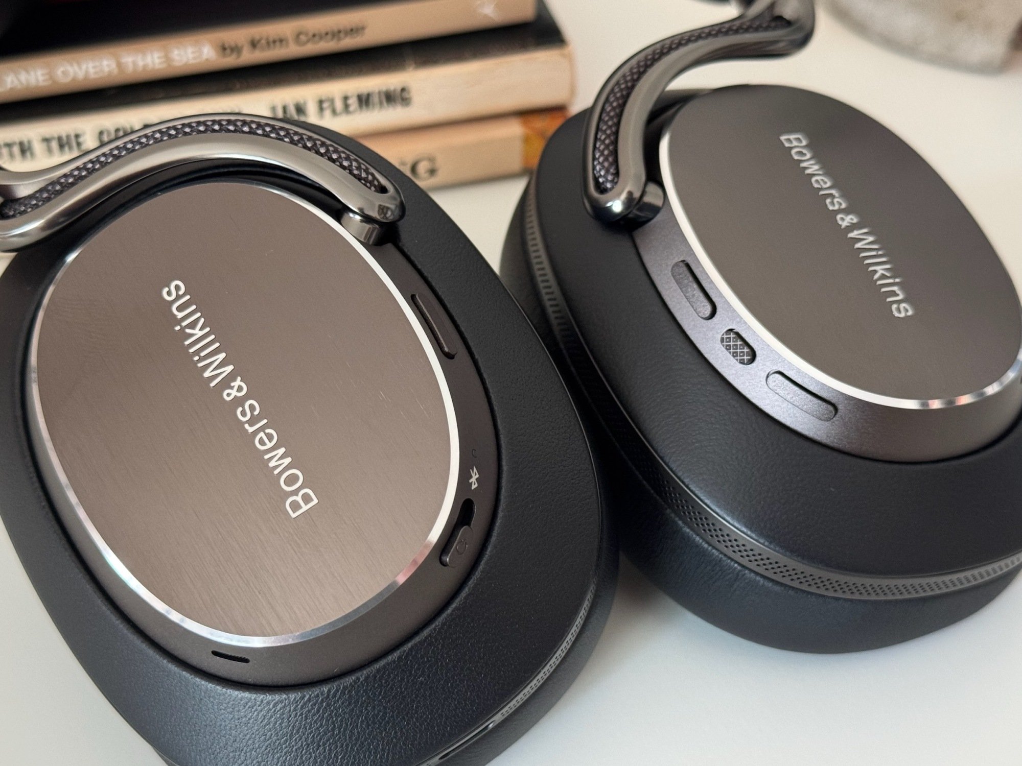 fine details on bowers & wilkins px8 s2 headphones