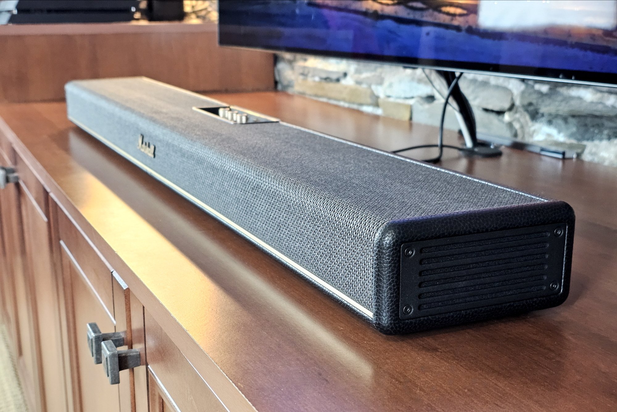 marshall heston 120 soundbar on tv stand
