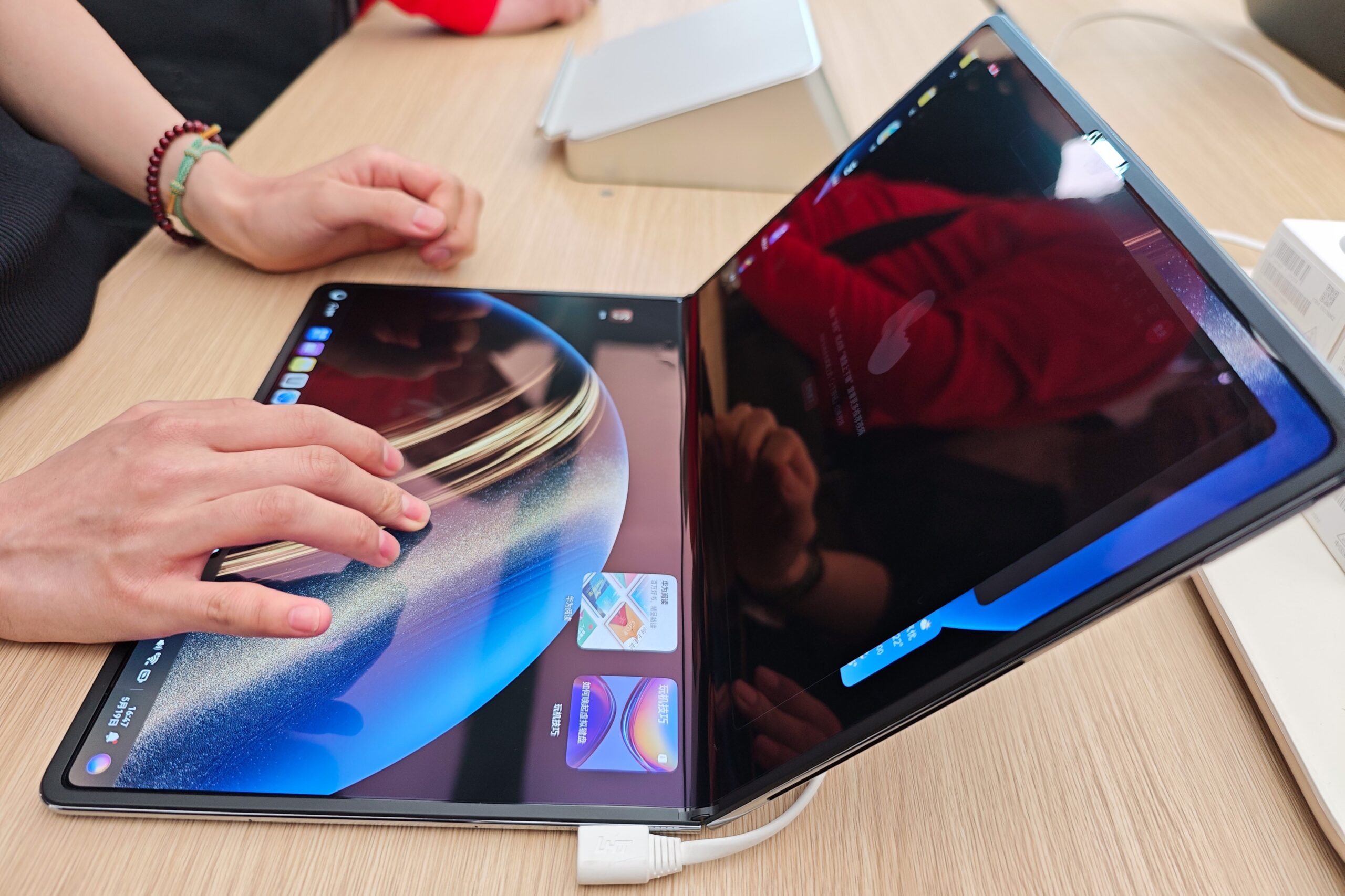 Huawei's MateBook Fold