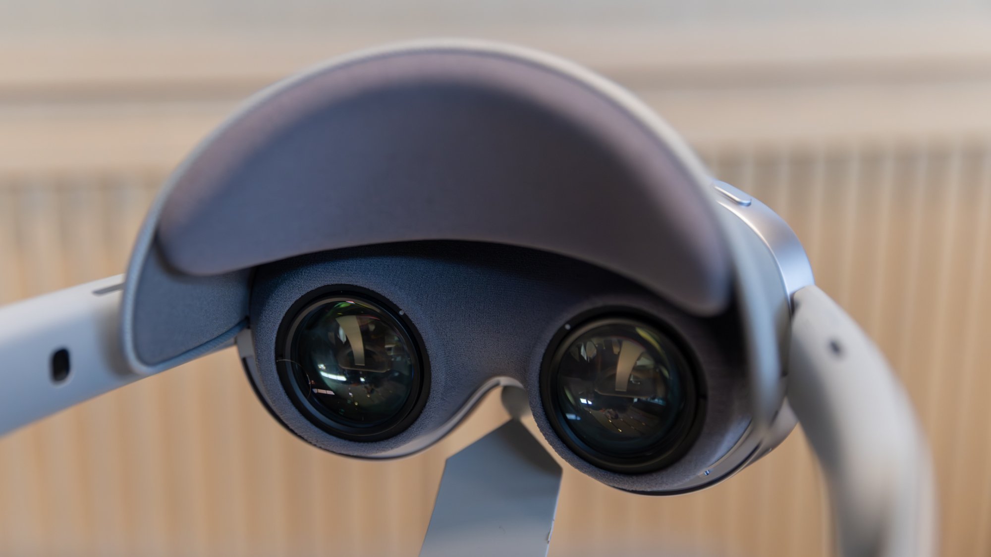 the inner displays on galaxy xr headset