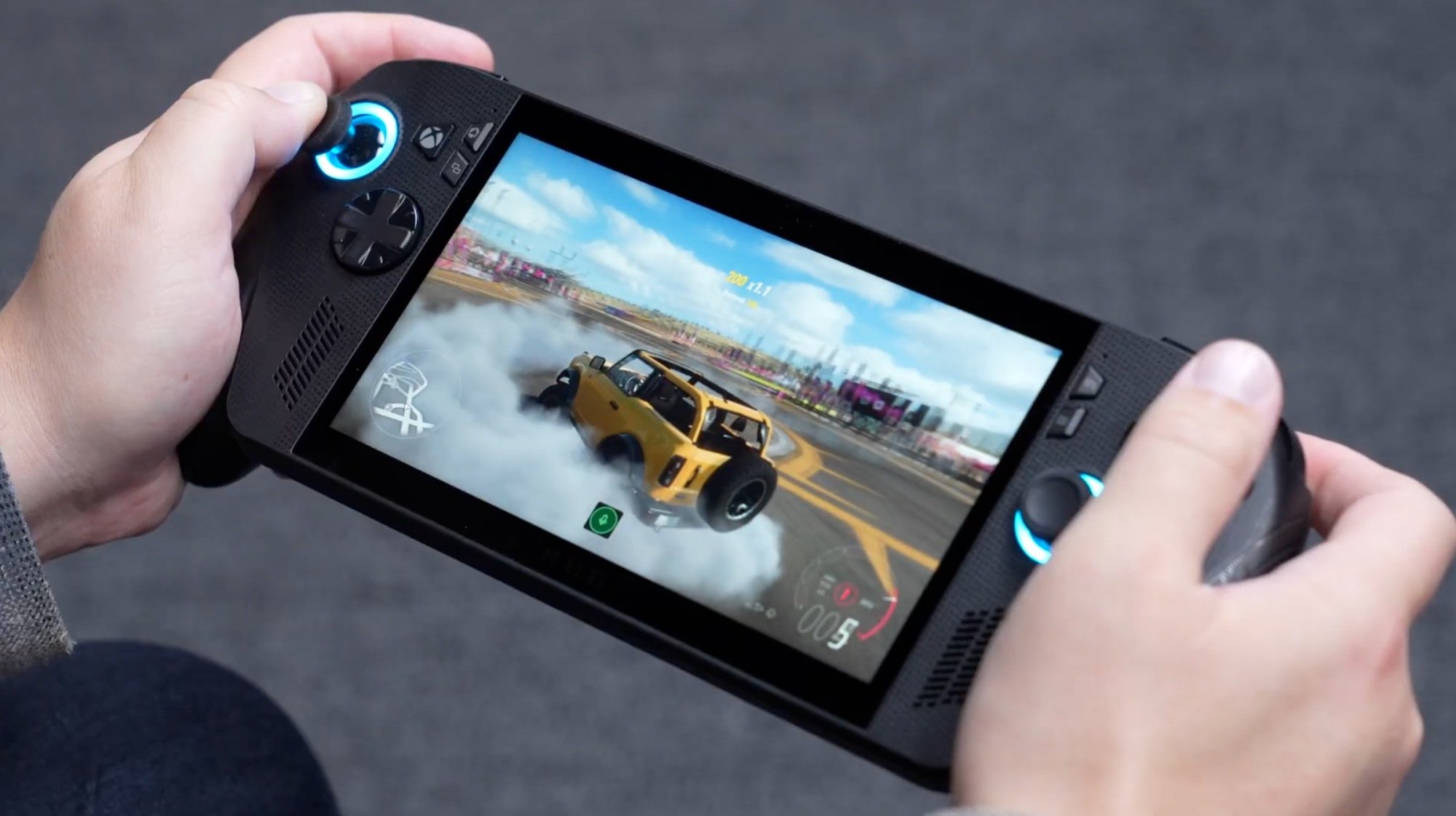 playing forza horizon 5 on rog xbox ally x handheld
