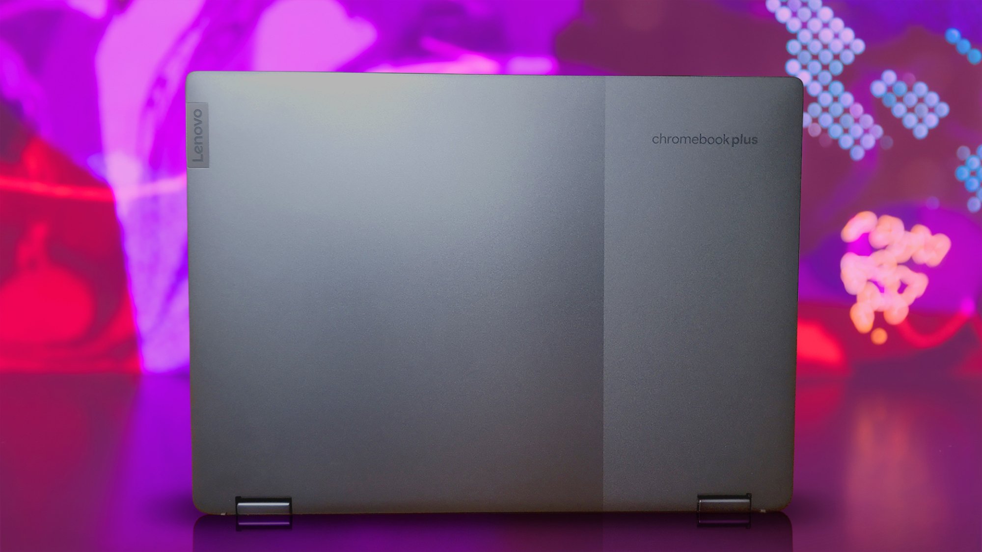 the back of the lenovo flex 5i chromebook plus