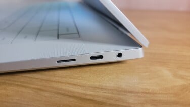 right side ports of dell 16 premium laptop