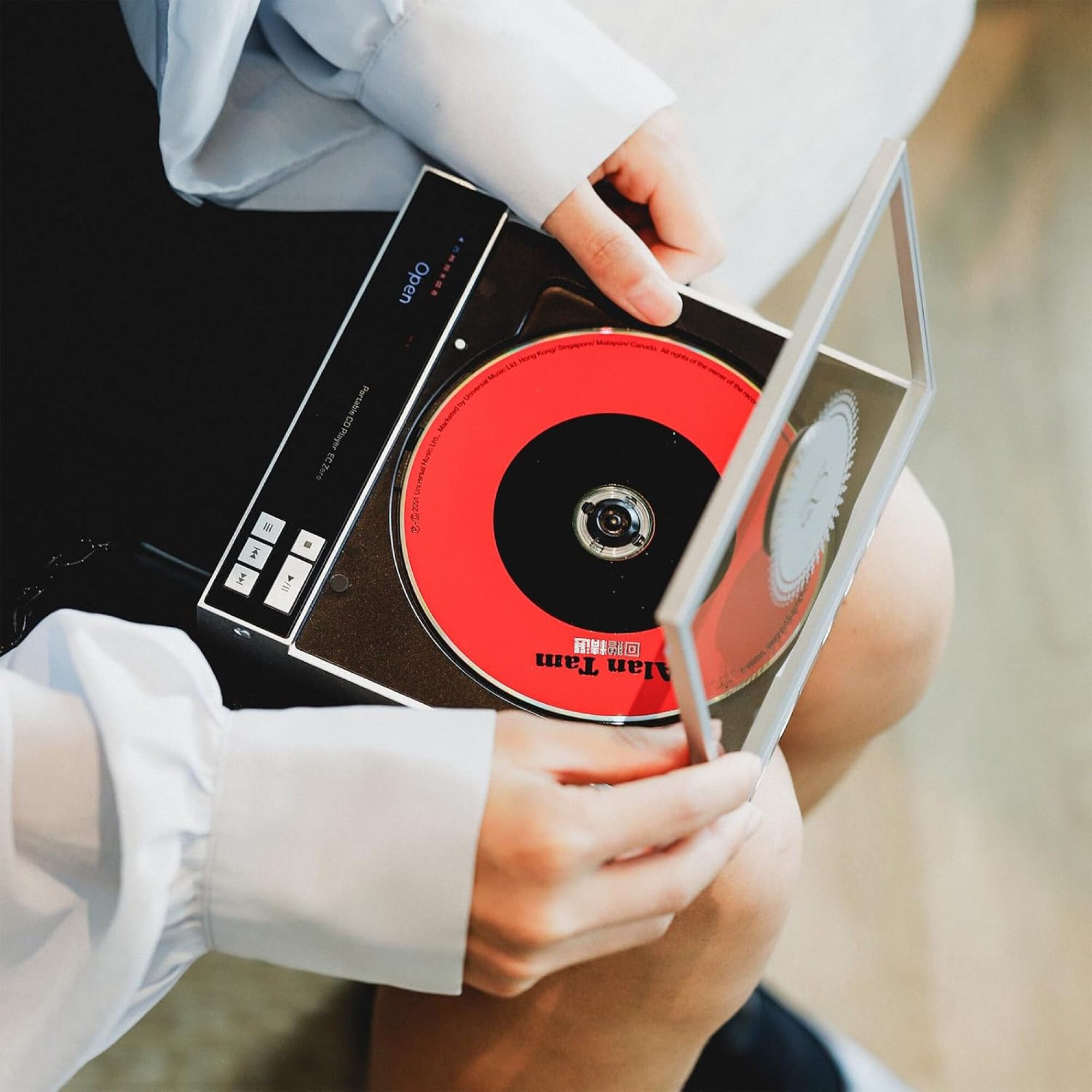 shanling ec zero akm portable cd player with open lid