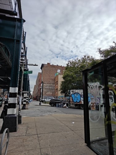 A building in Brooklyn at 1x zoom