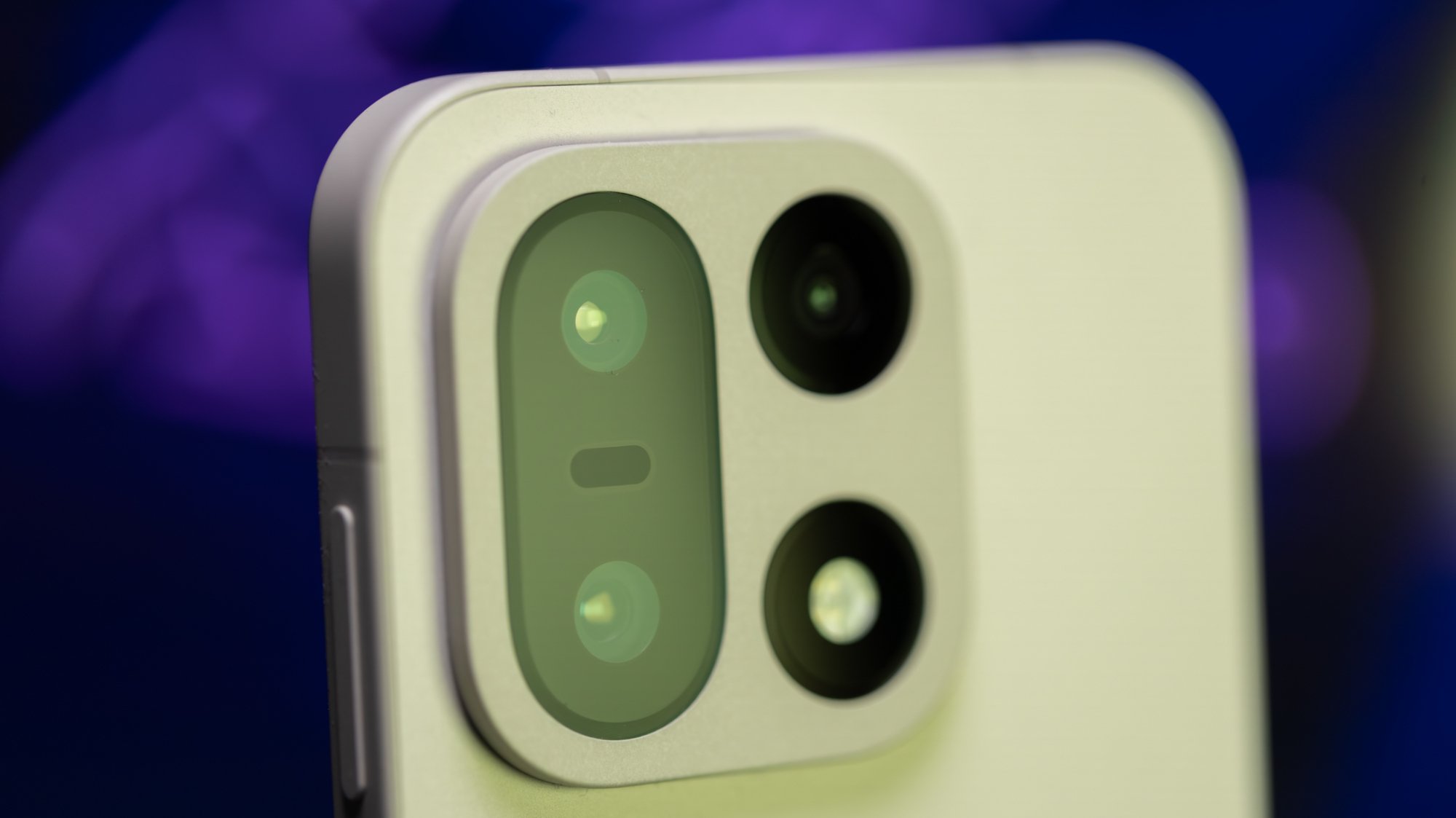 OnePlus 15 camera bump