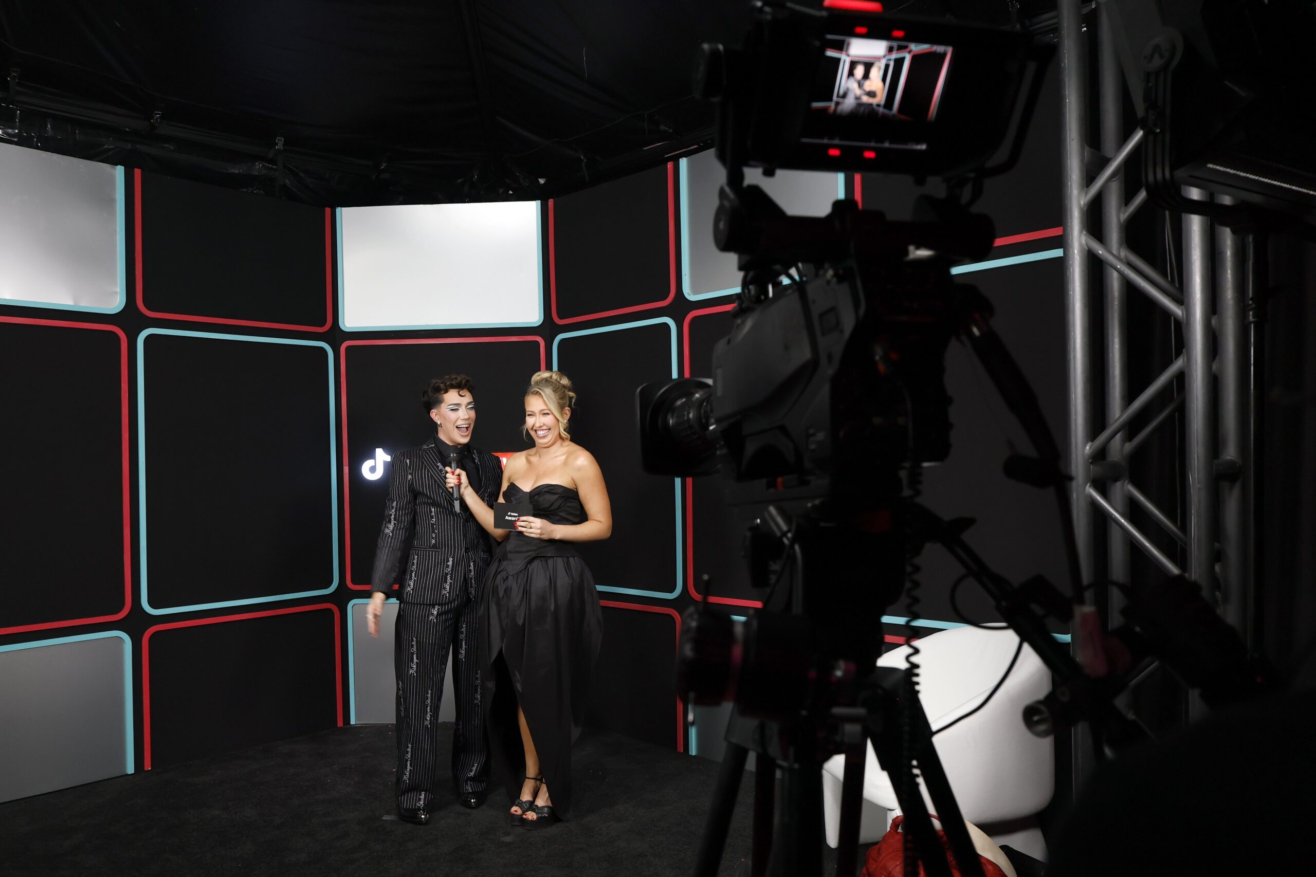 tiktok award red carpet