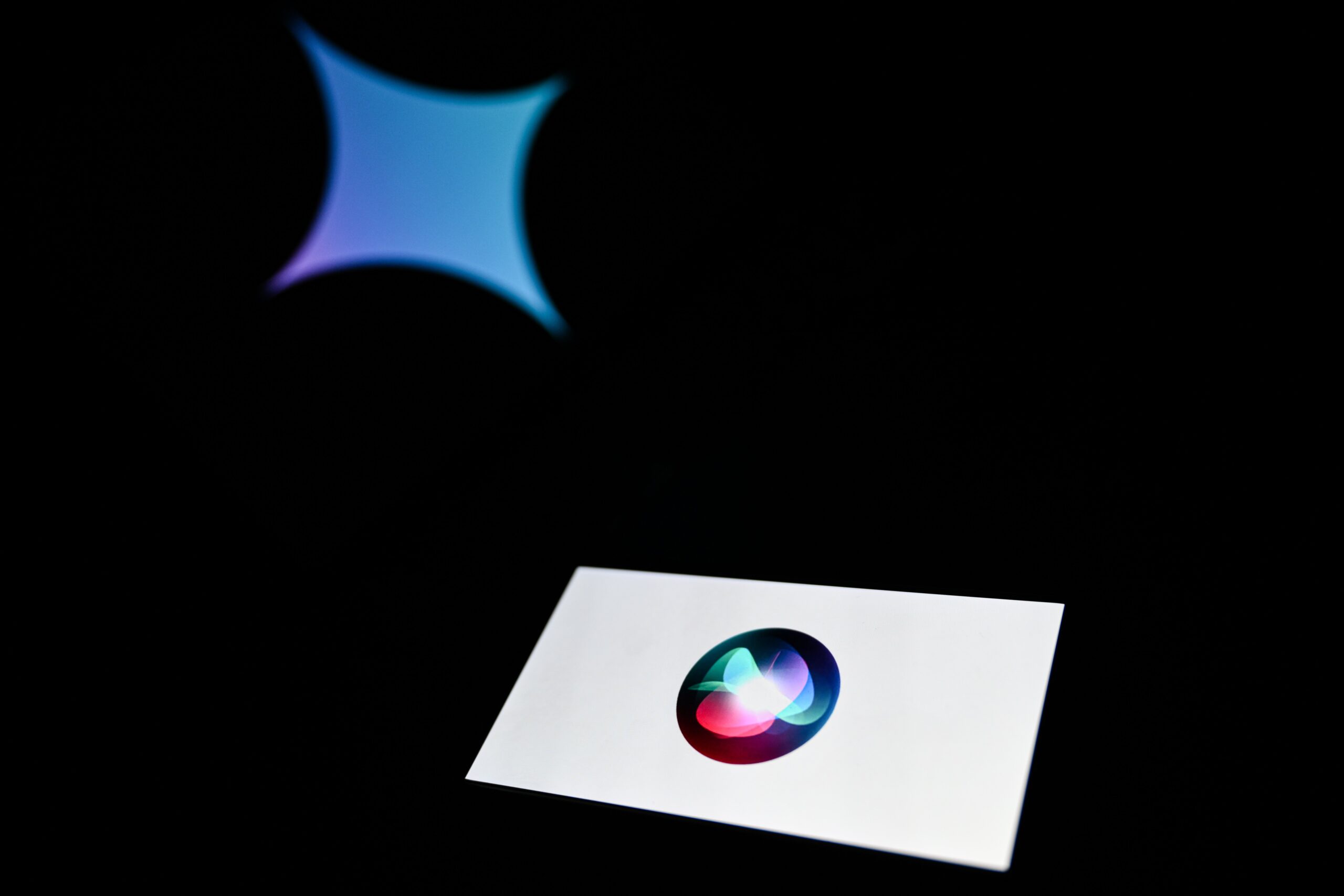 apple siri logo and gemini logo