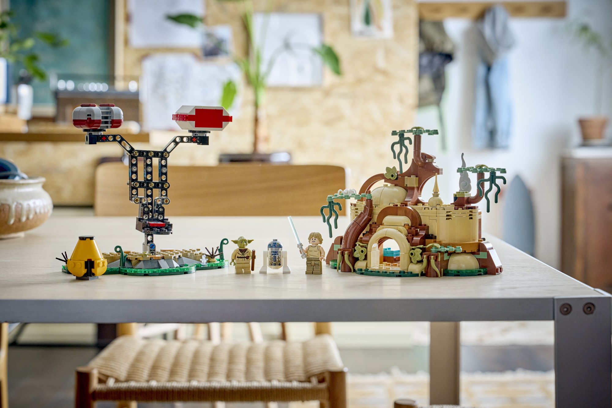 the Lego Star Wars Smart Play: Yoda's Hut and Jedi Training set