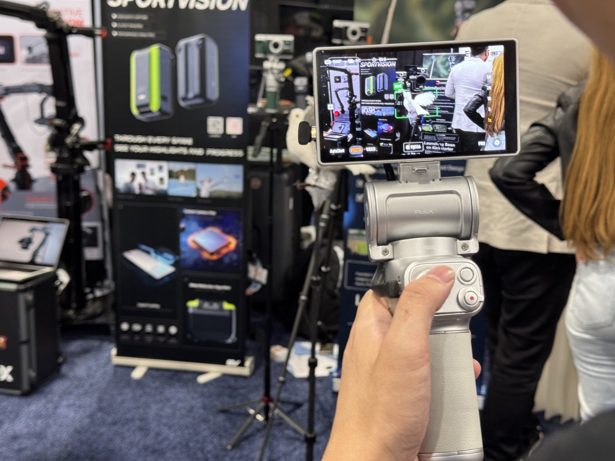 RocX tracks a bird on the handheld handle