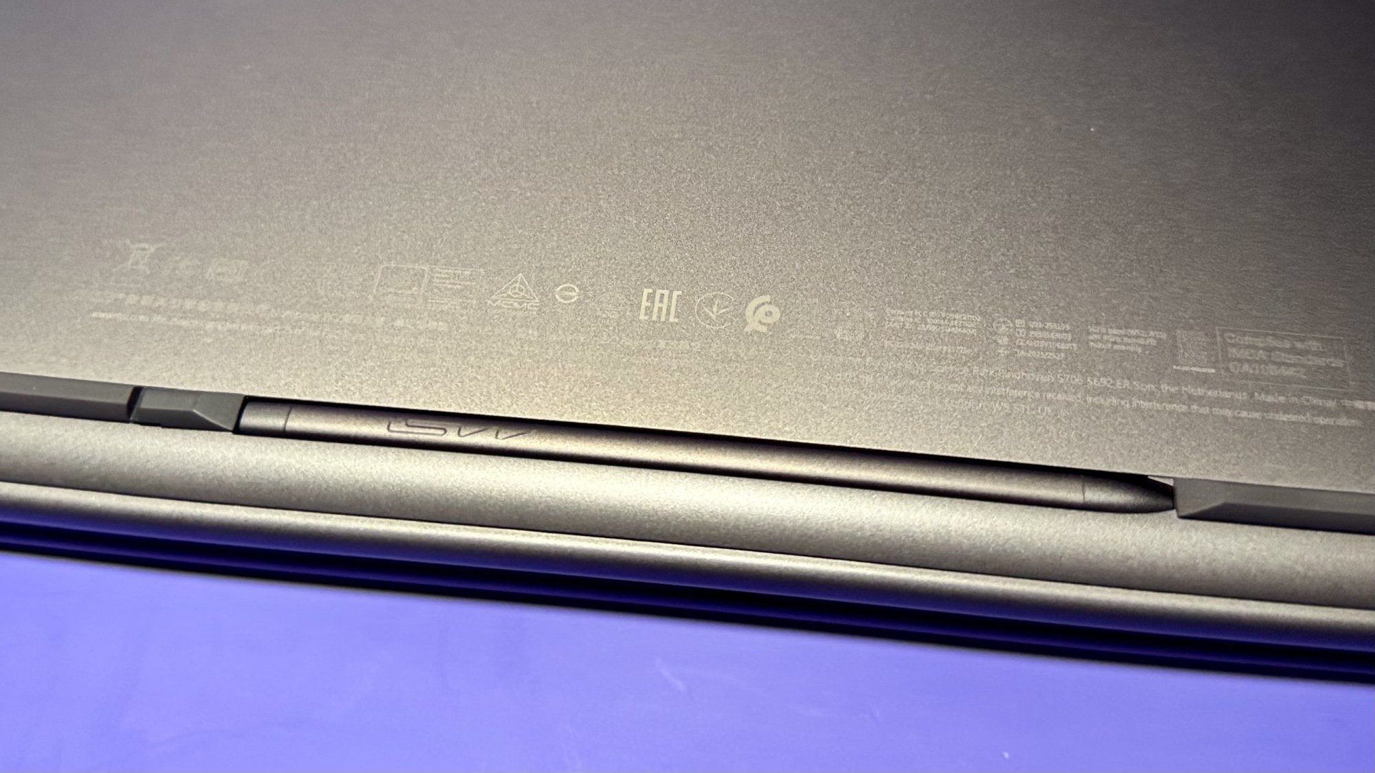 the msi nano pen stored inside the msi prestige 14 flip ai+