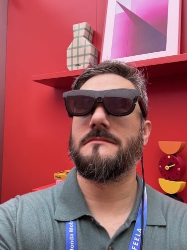 journalist timothy werth wearing Xreal One Pro ar glasses