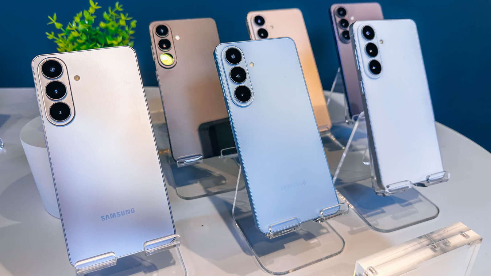 the samsung galaxy s26 and s26 plus smartphones on display