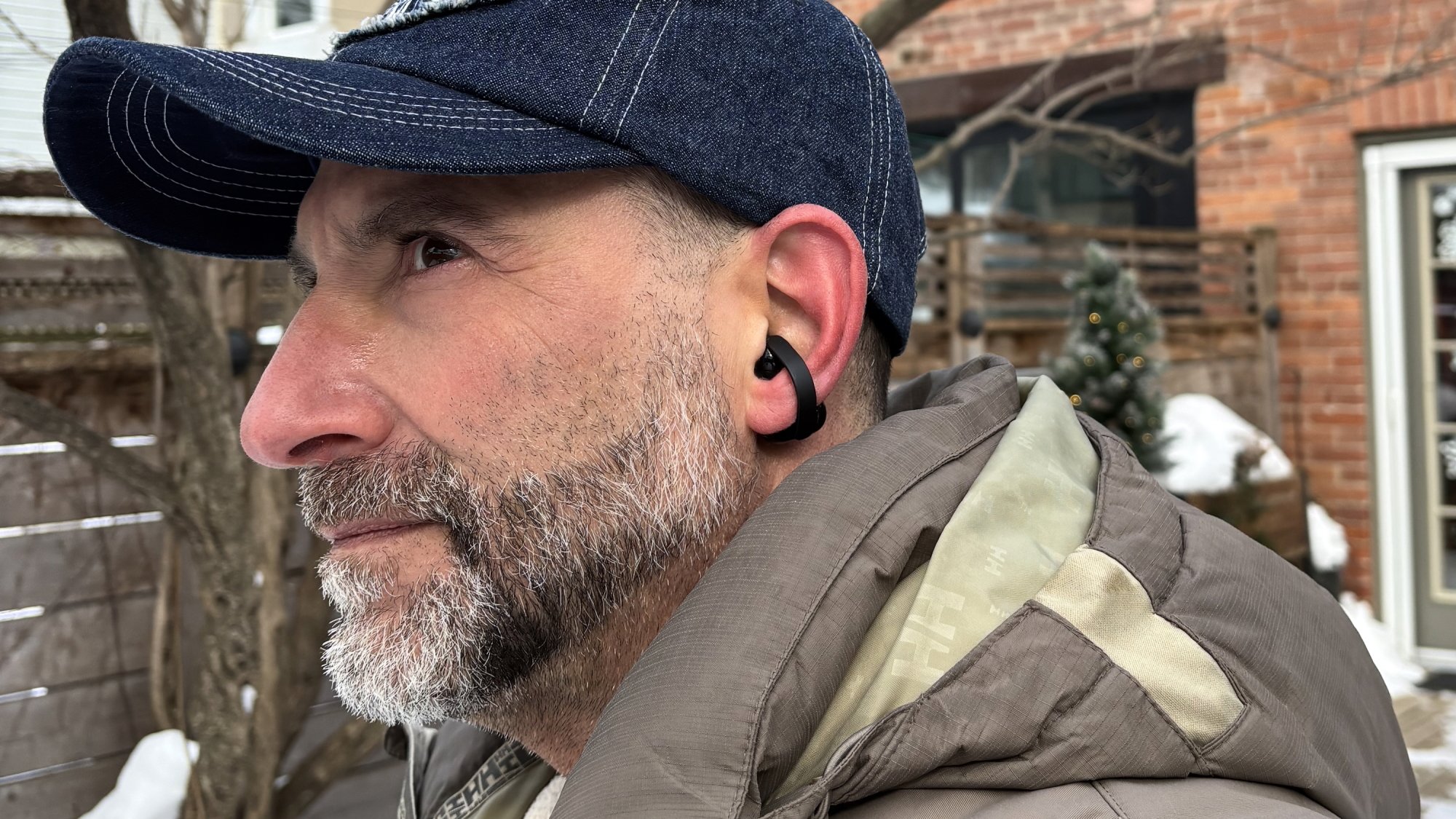 Man wearing earbuds