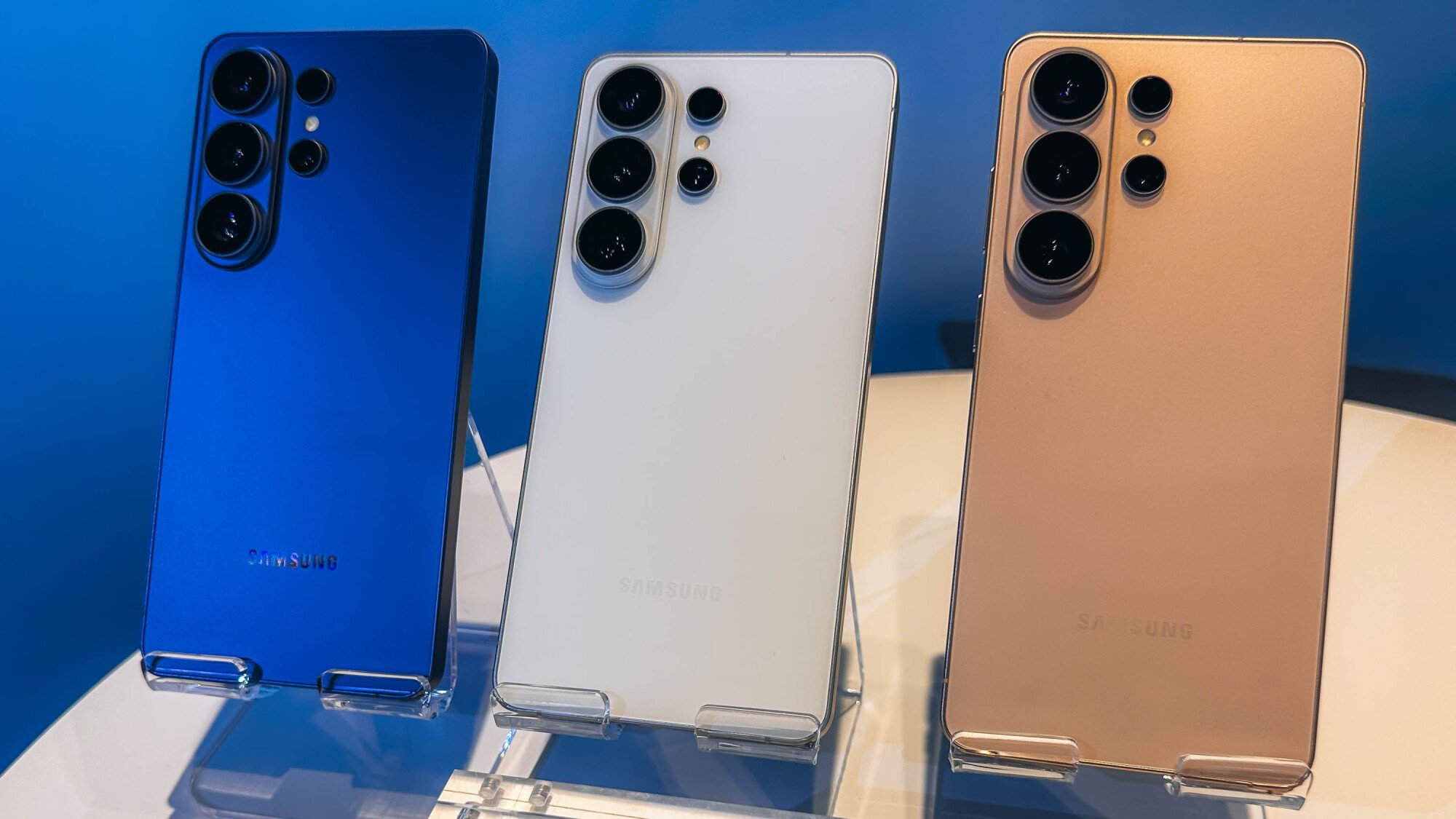 the samsung galaxy s26 ultra on display