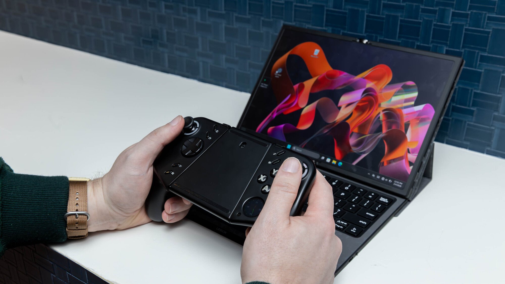 lenovo legion go fold in gaming mode