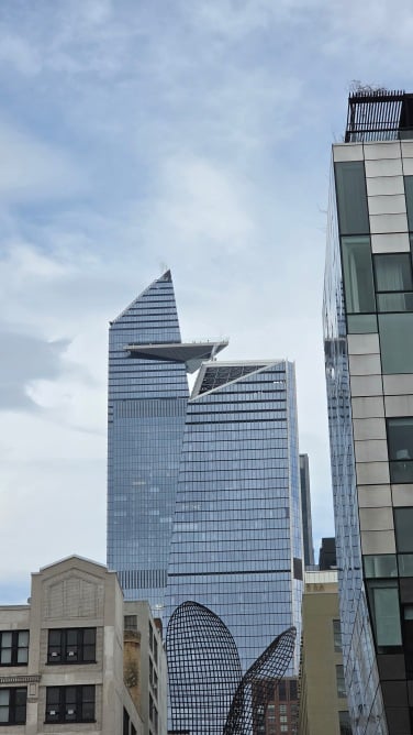 30 hudson yards as seen from the highline
