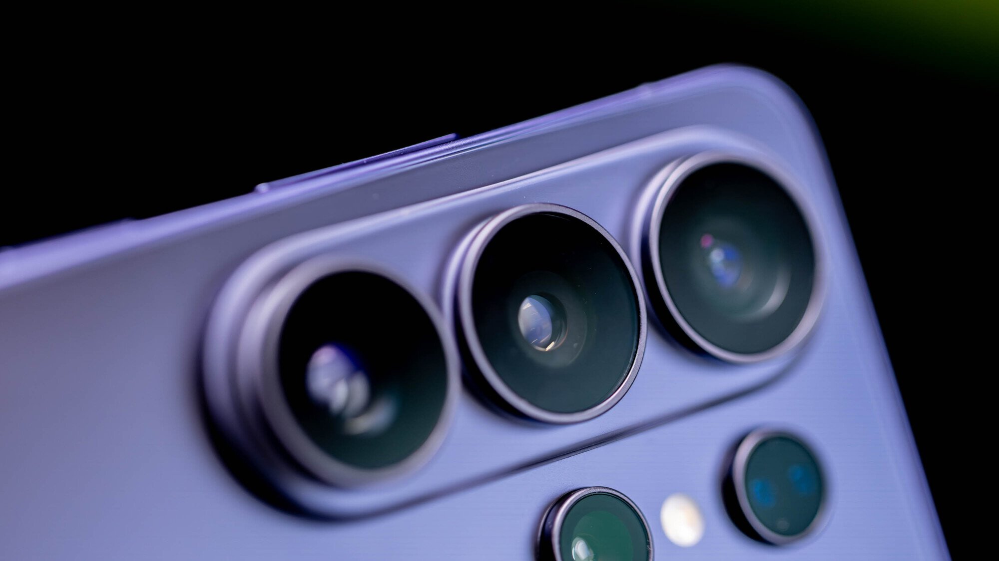 close-up of samsung galaxy s26 ultra camera array