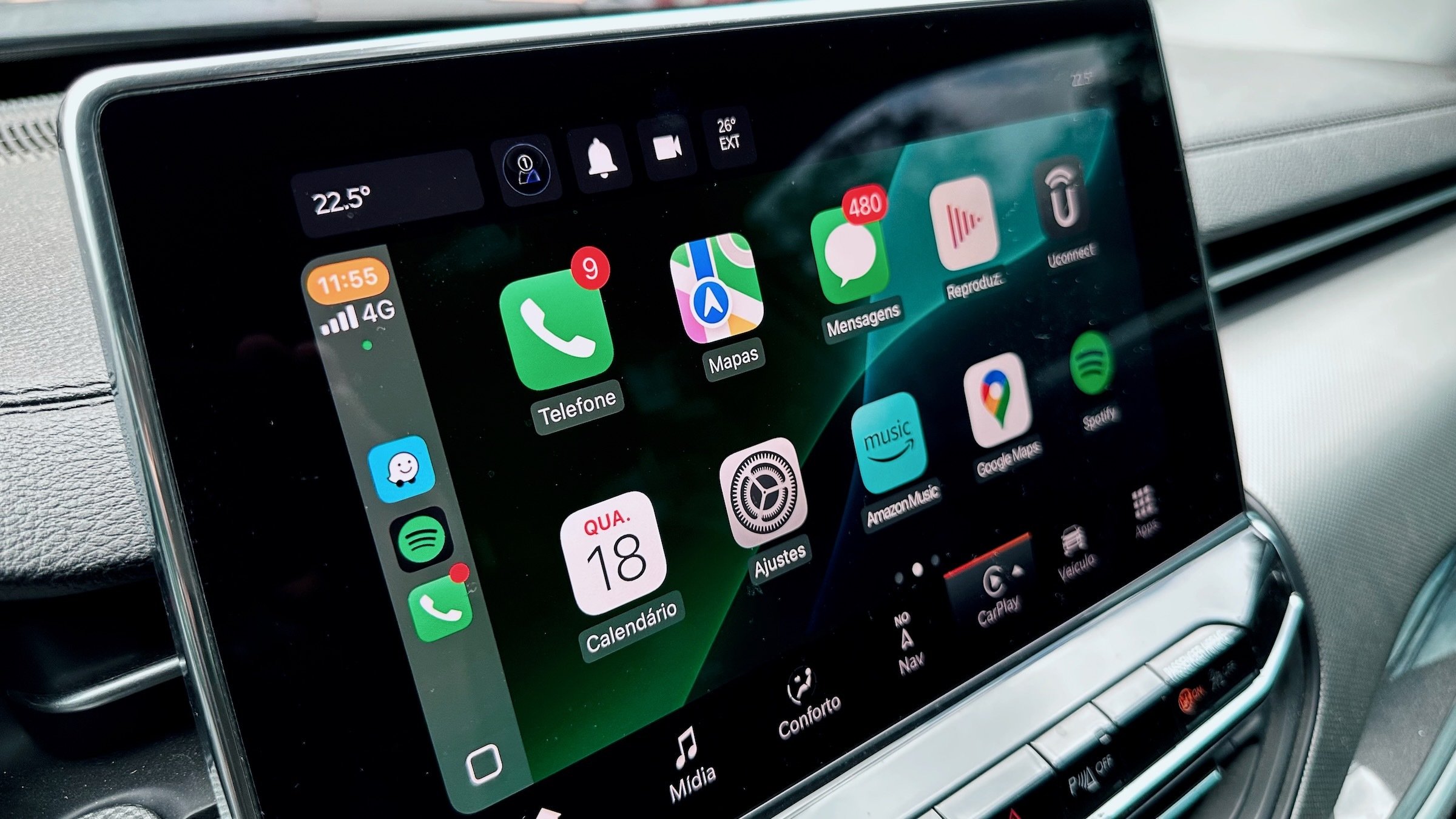 CarPlay applications on a car's multimedia display