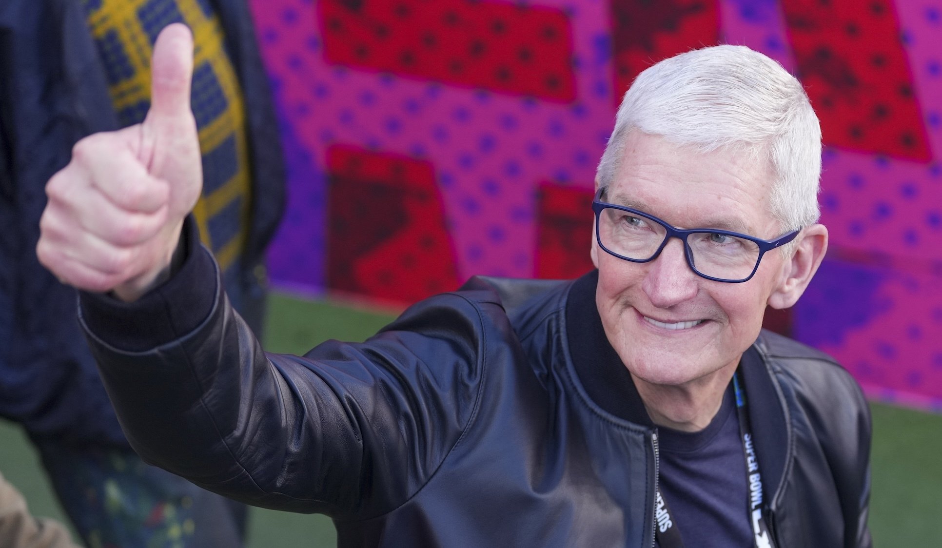 Tim Cook giving the thumbs up