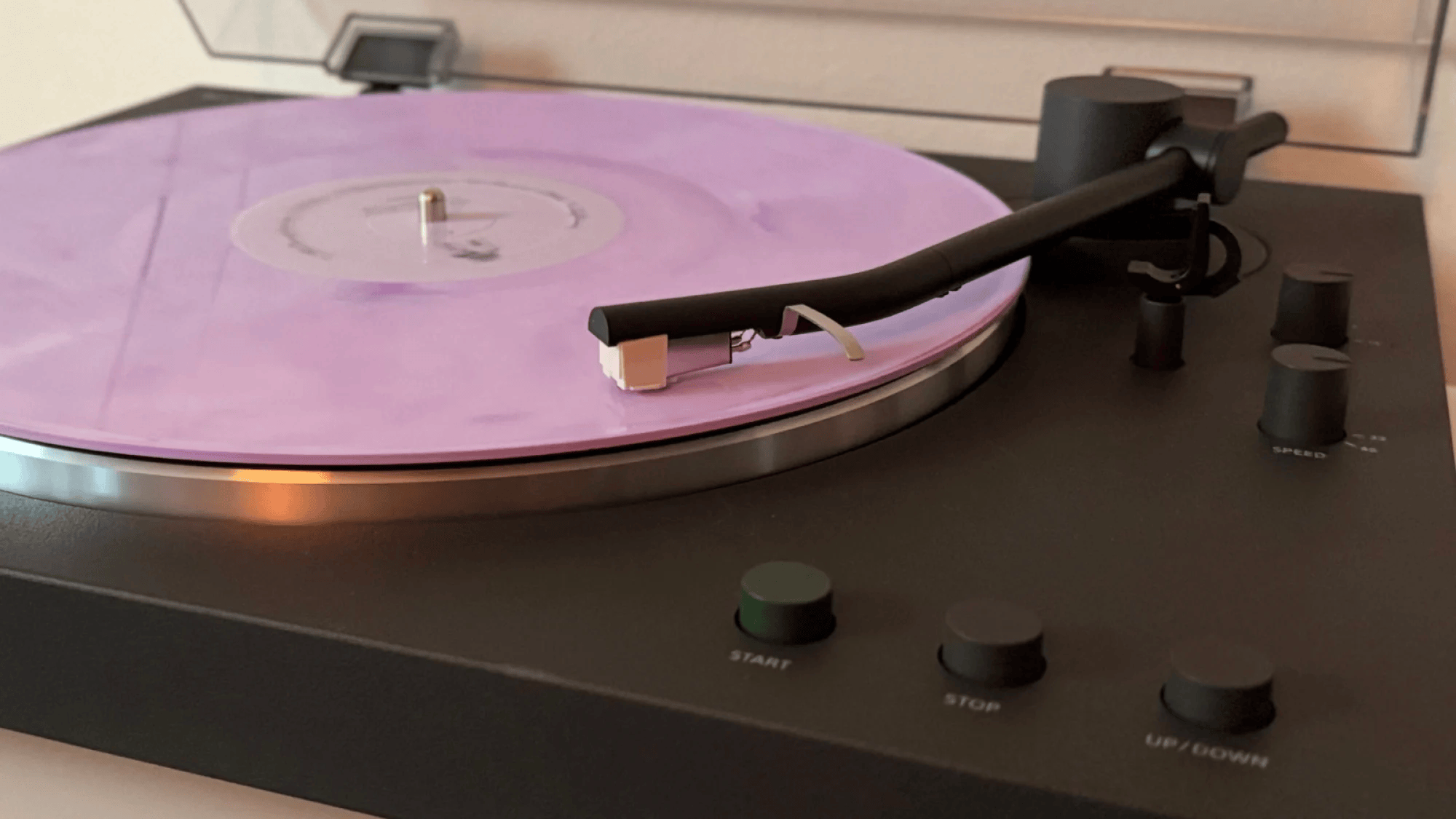 a close-up of the PS-LX3BT turntable