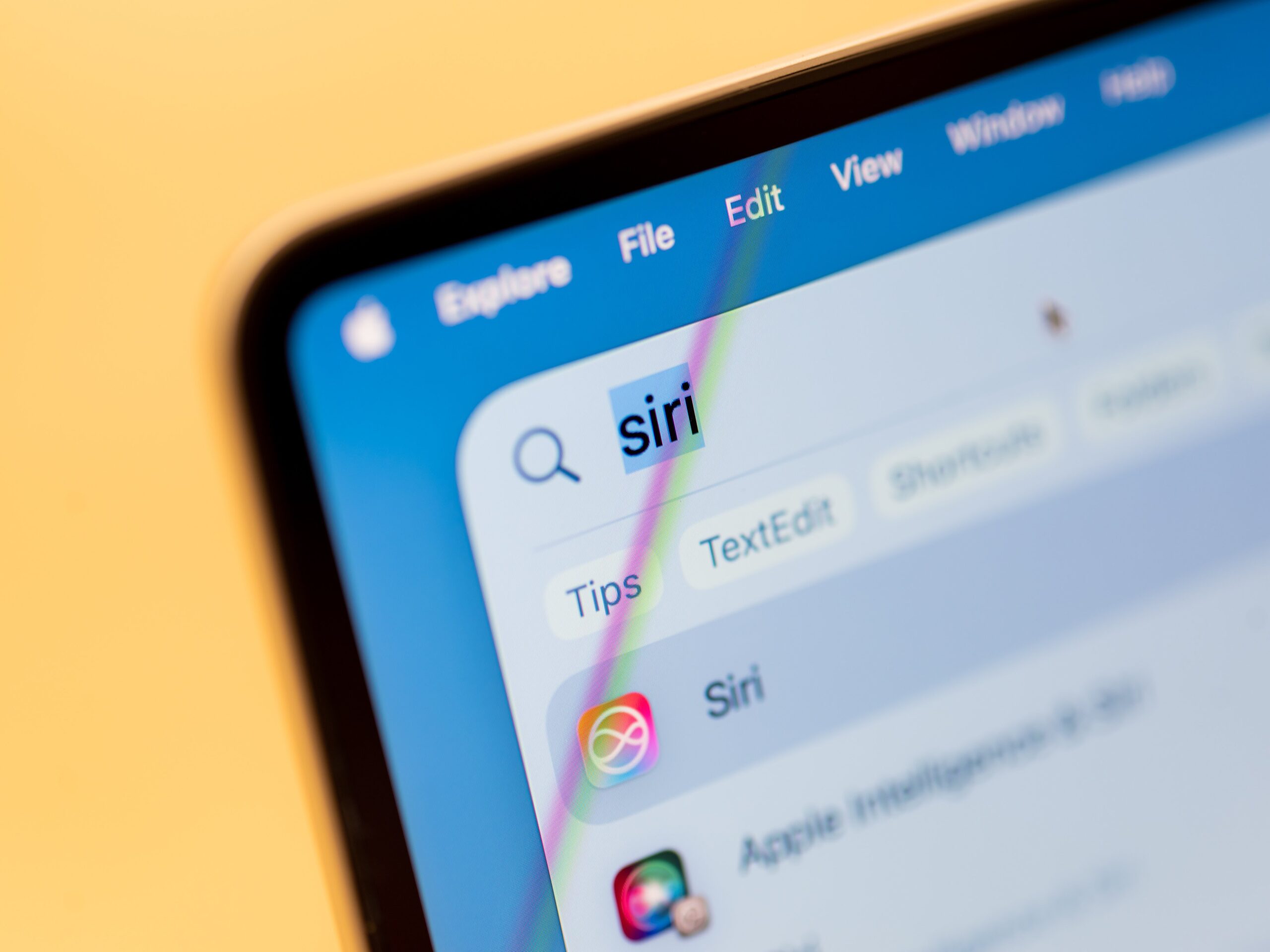 Siri on MacBook