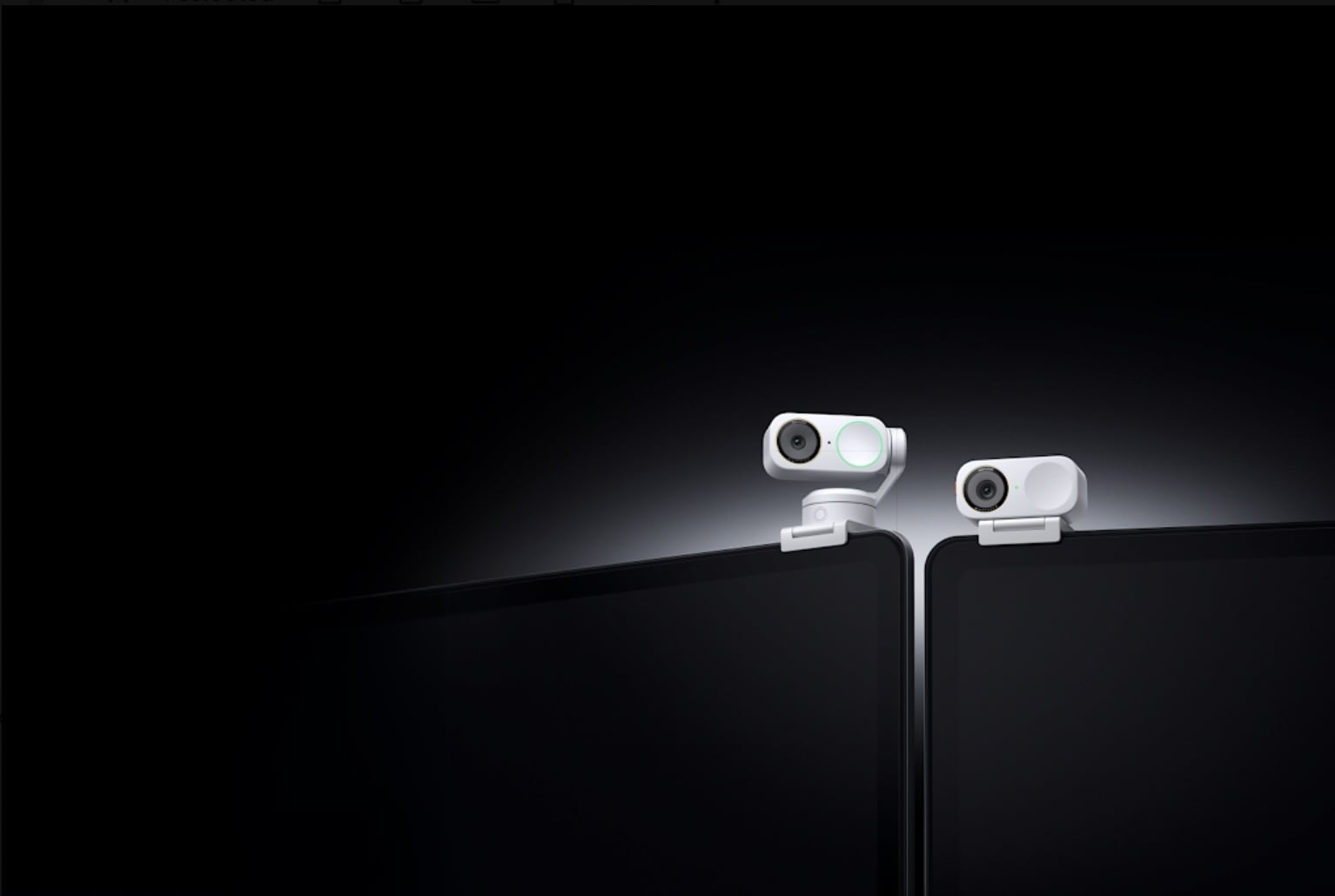 Insta360 webcam in arctic white