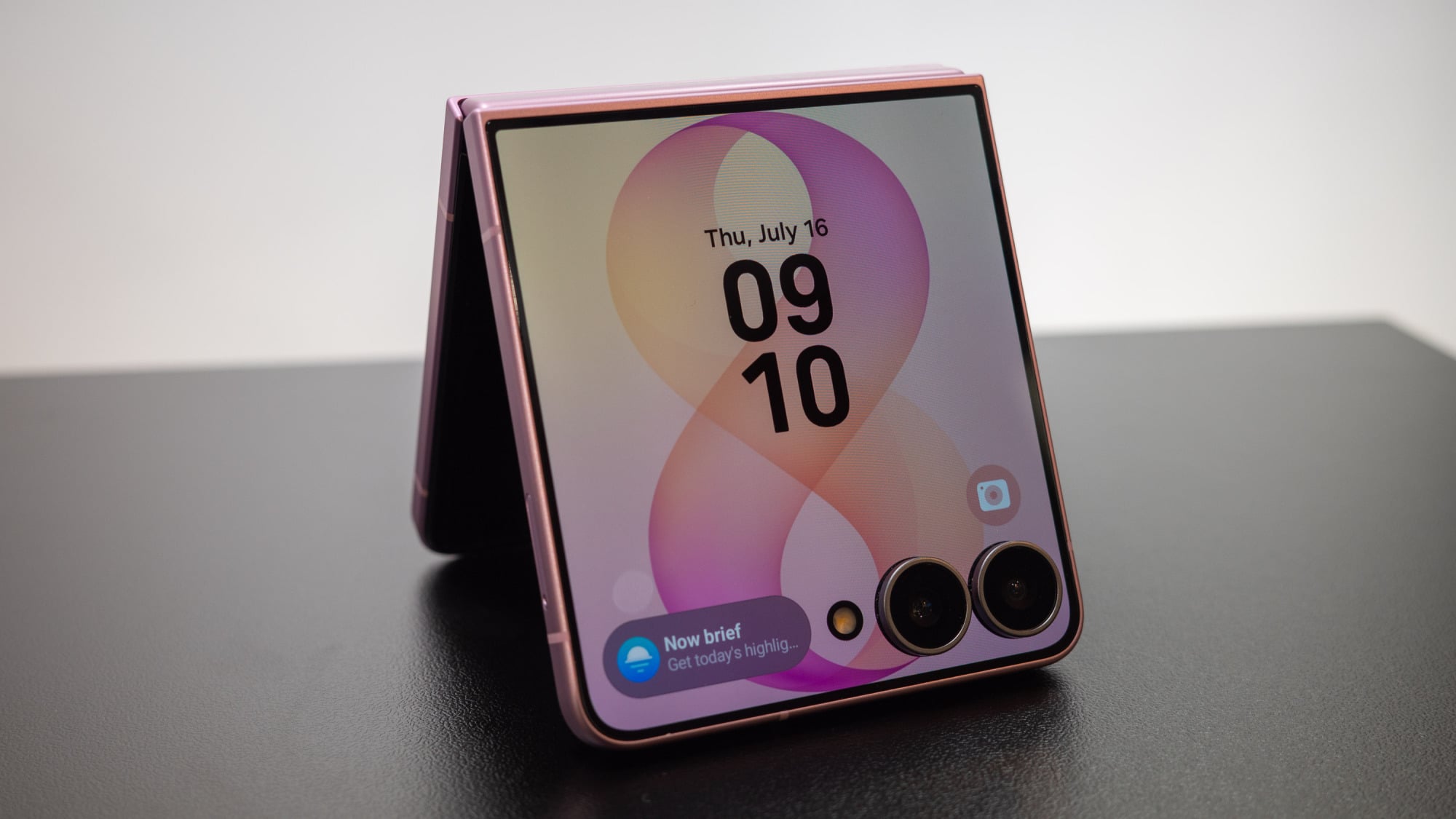 close-up of galaxy z flip 8