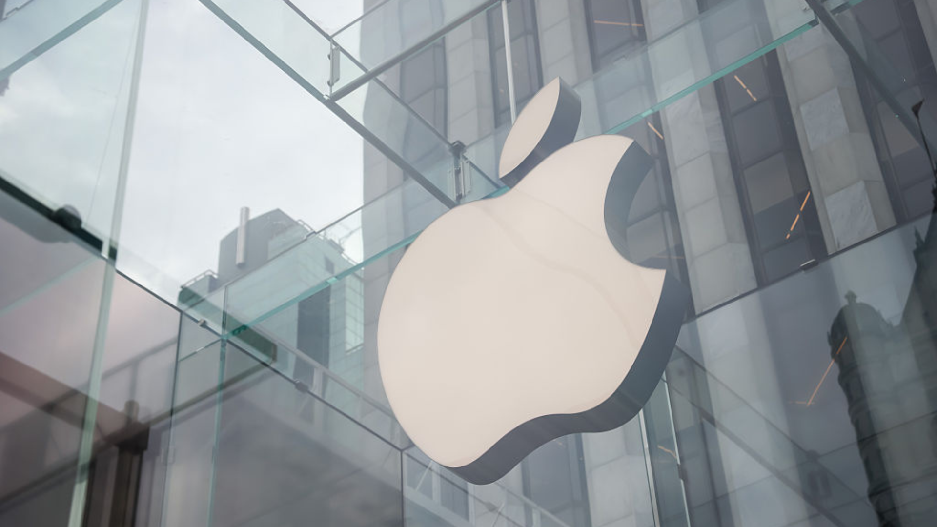 New Apple iPhone 18 Pro Line Goes On Sale In New York