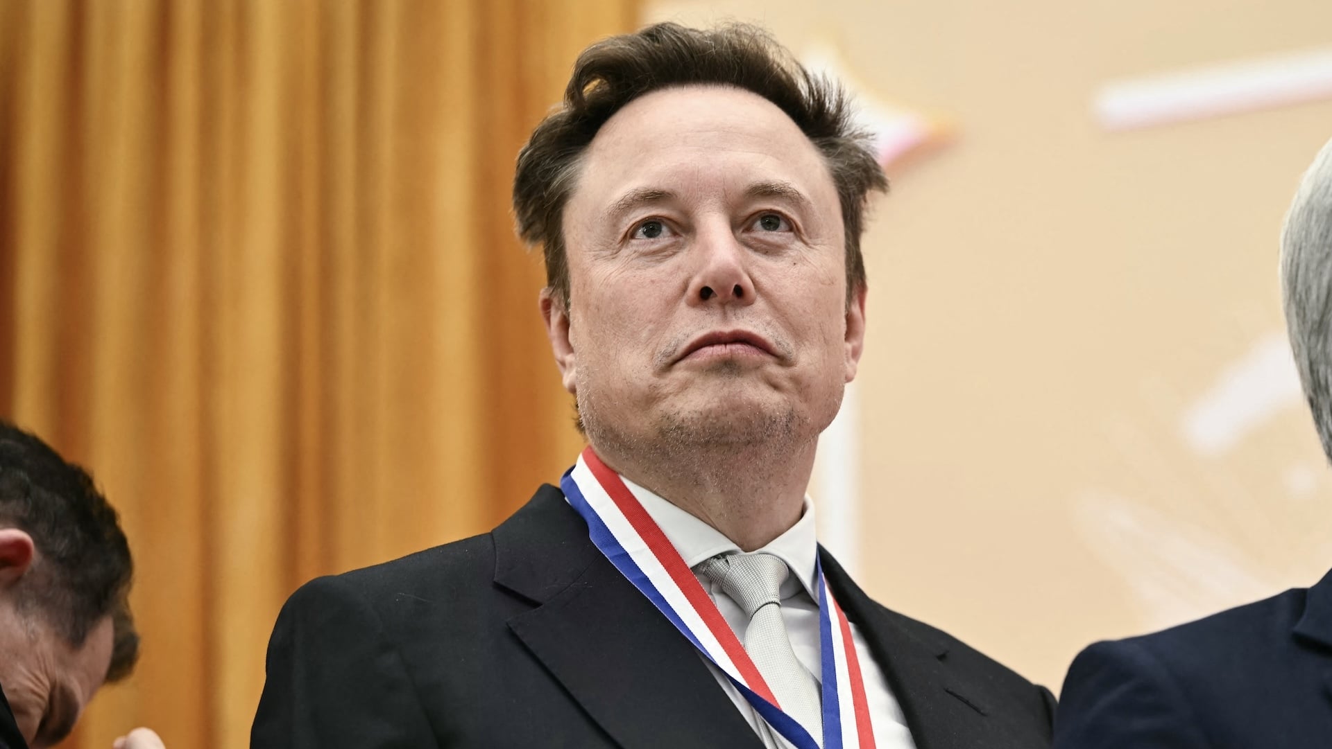 Elon Musk being awarded the National Medal of Science.